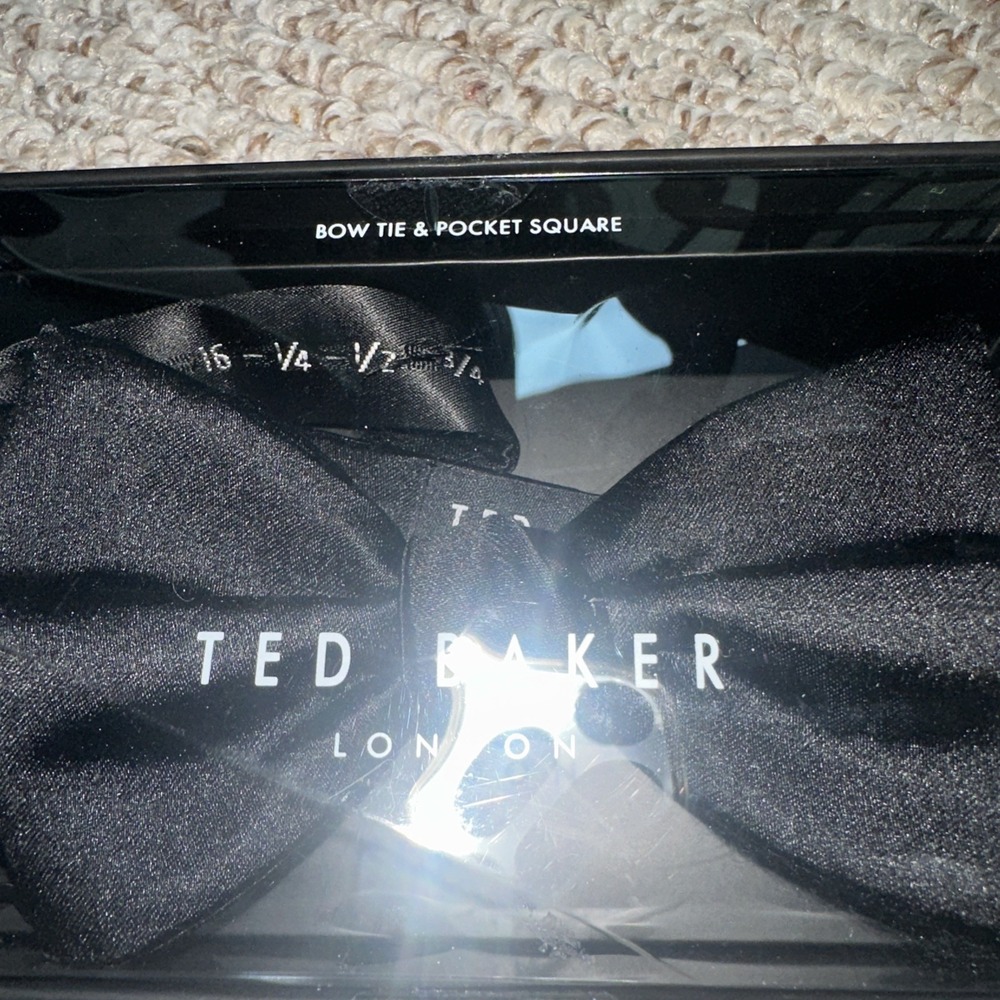 Ted Baker London Black Silk Blend Bow Tie Men's Adjustable Formal Wedding EUC‎ - Picture 4 of 5
